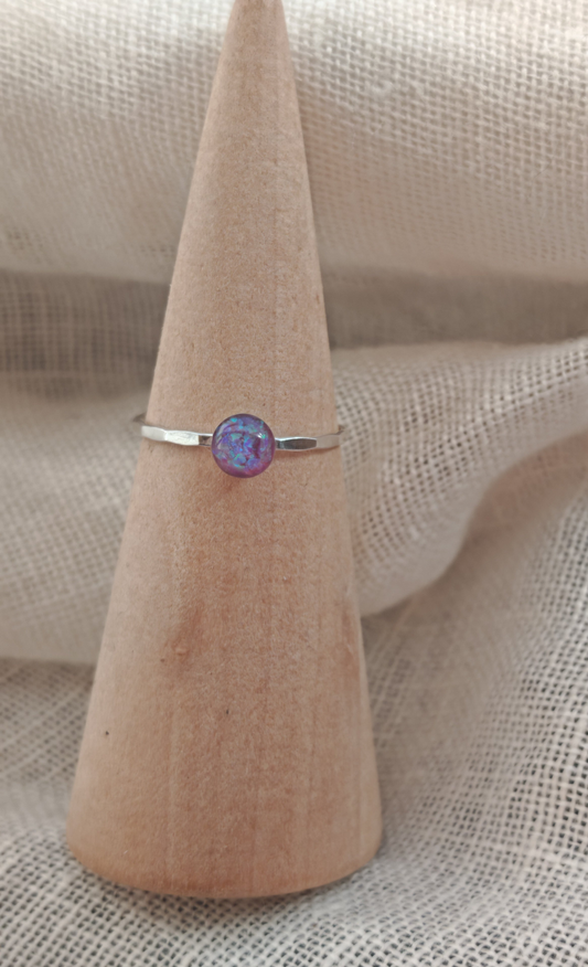 Crushed opal hammered single band