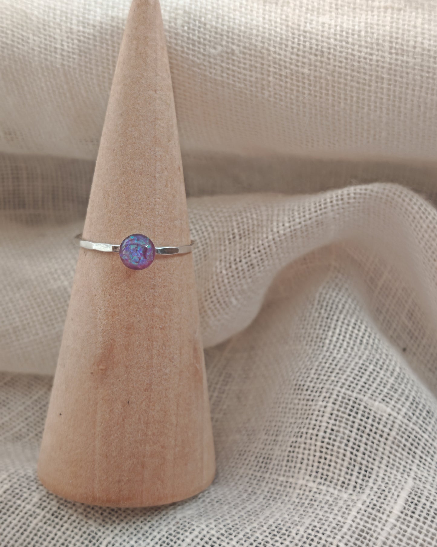 Crushed opal hammered single band