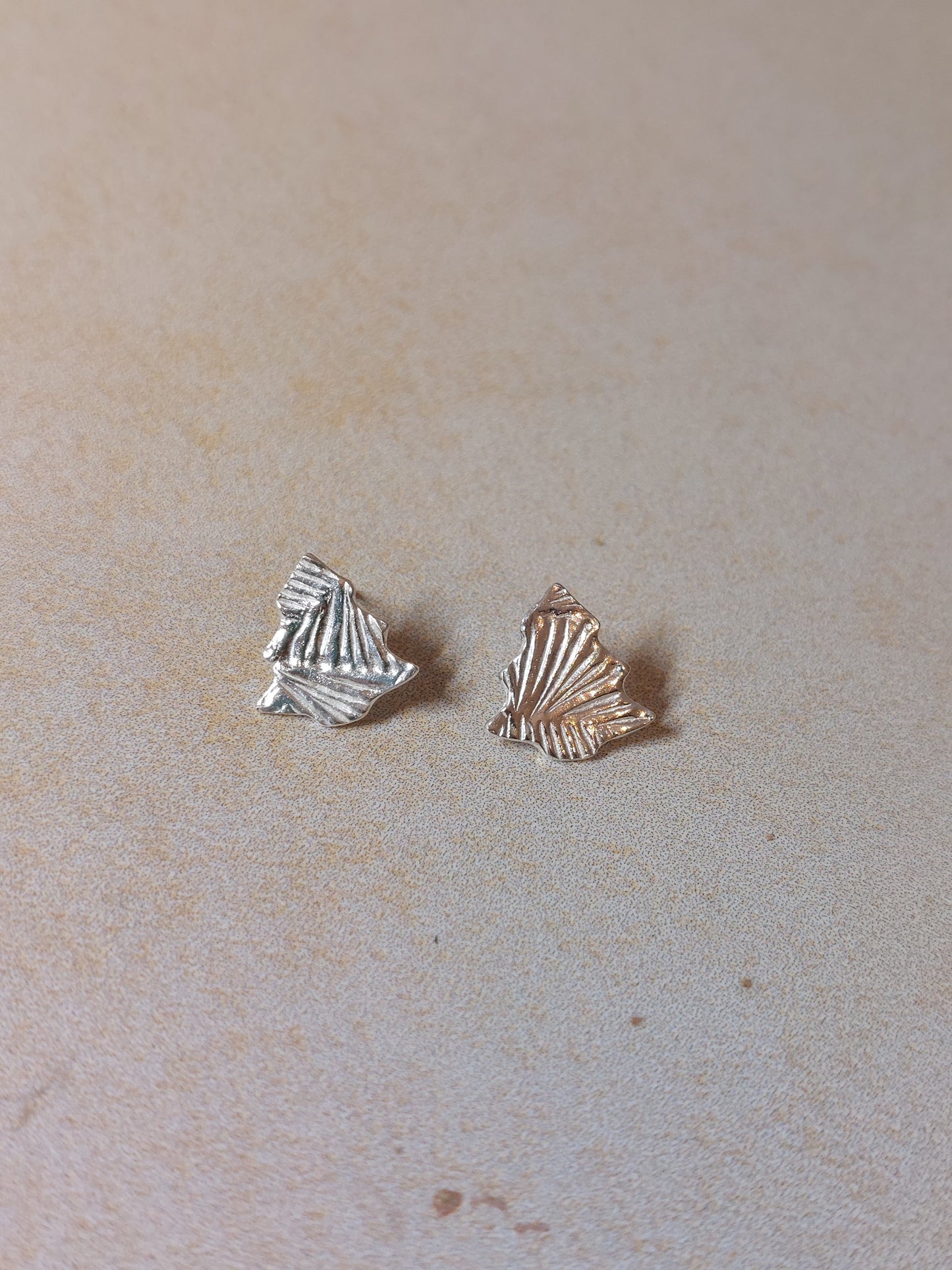 Christmas tree studs