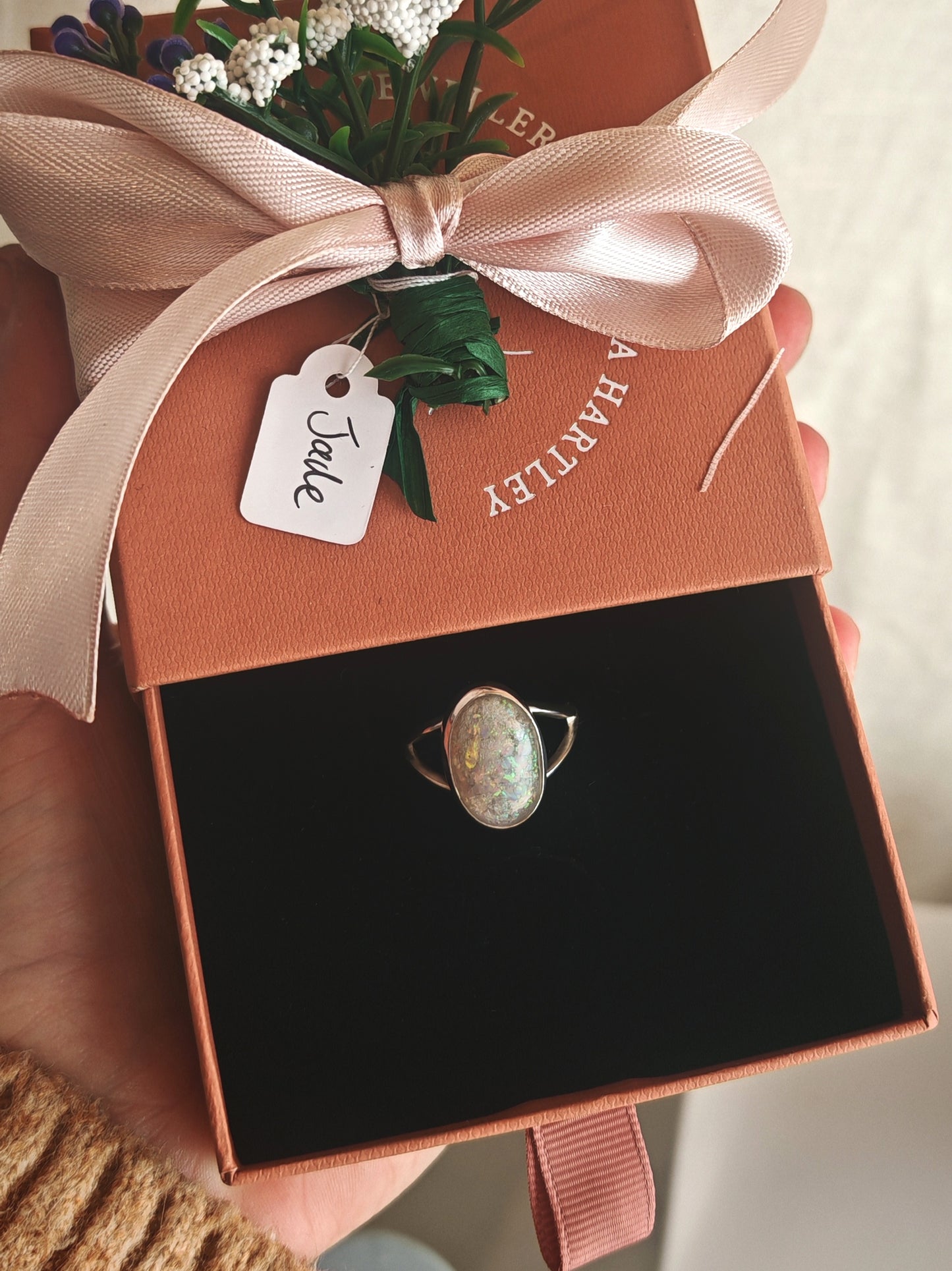 Large oval cremation split band ring